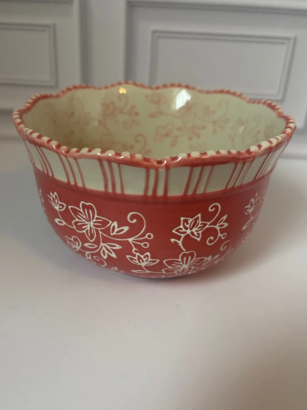 Temp-tations by Tara Floral Lace 0.75 Qt Coral & Cream Ceramic Serving Bowl.